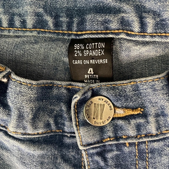 New York Jeans Light Wash Straight Leg Jeans - Picture 5 of 5